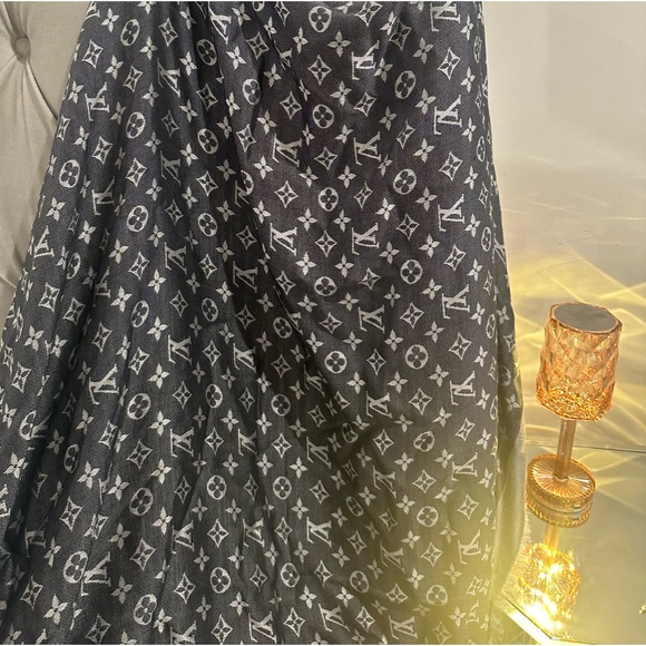 Louis Vuitton Denim Noir Scarf - Picture 4 of 5